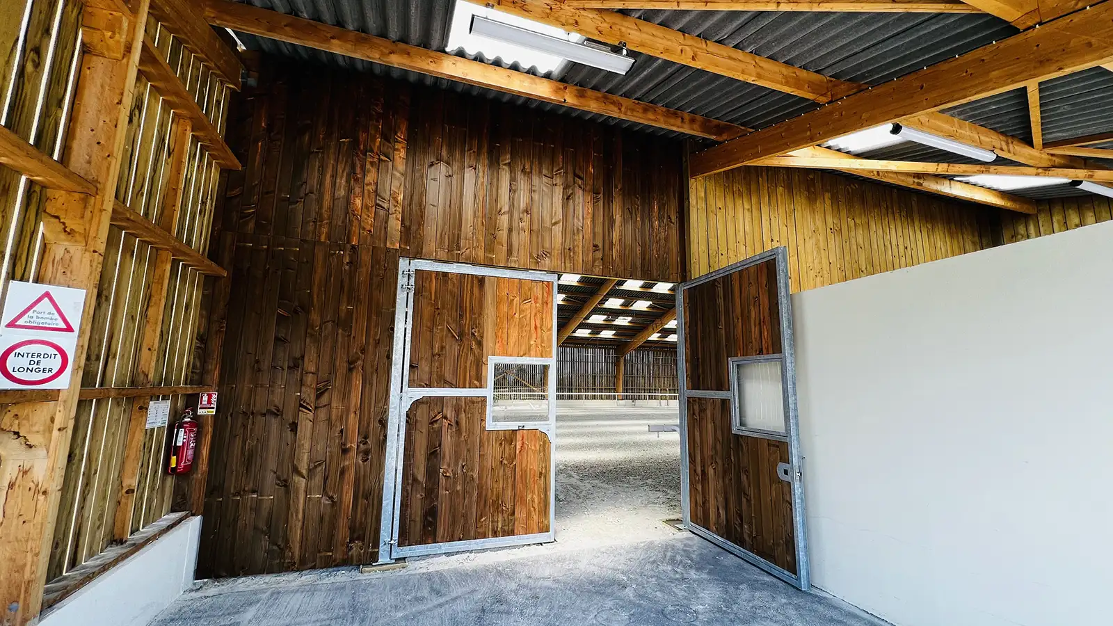 Porte extérieure battante 2 vantaux